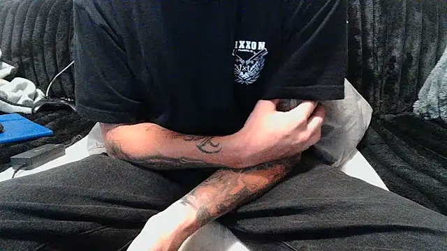 JohnnyKorrupt_ élő XXX-chatje