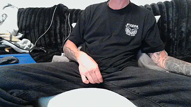 แชท XXX สดของ JohnnyKorrupt_