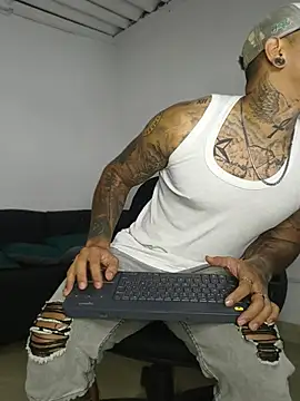 David_tatto1's Live XXX Chat