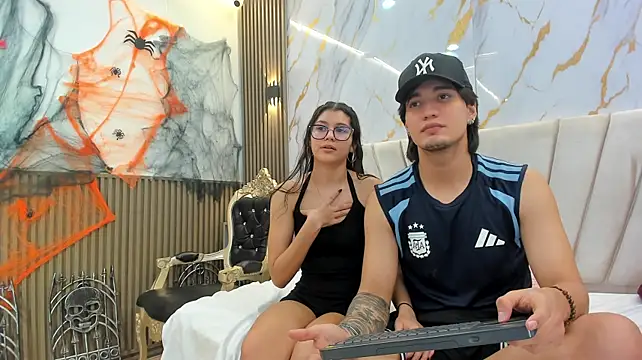 แชท XXX สดของ sweetauracouple
