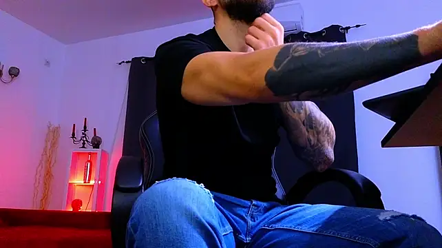 MightyAaron66 Chat XXX in diretta