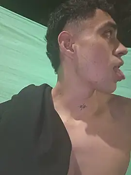 Chat +18 de Cris-h ao vivo