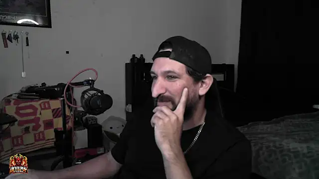 Chatroom XXX en direct de DevilPup75_