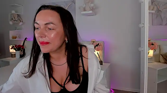 Chat +18 de Eleanora_Smith ao vivo