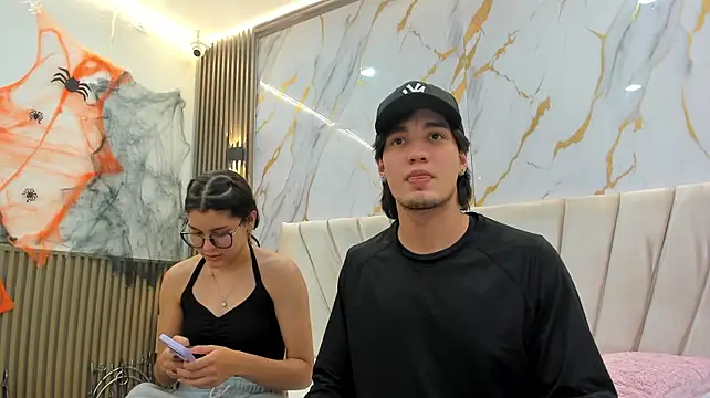 Онлайн чат XXX sweetauracouple