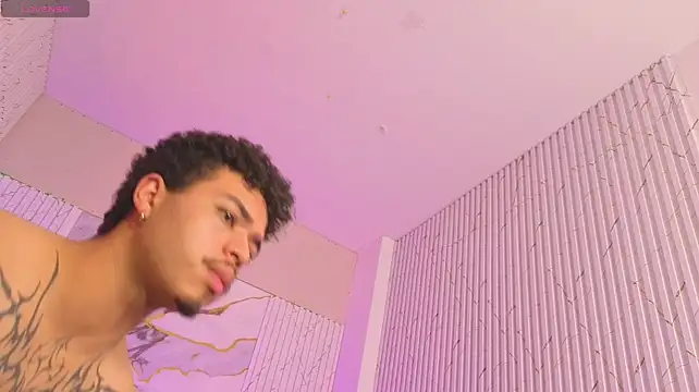 Chat XXX en directo de Dominic_tay