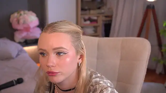 Czat XXX na żywo – LexieLoree