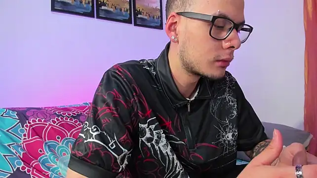 צ'אט XXX בשידור חי של Vlad__night