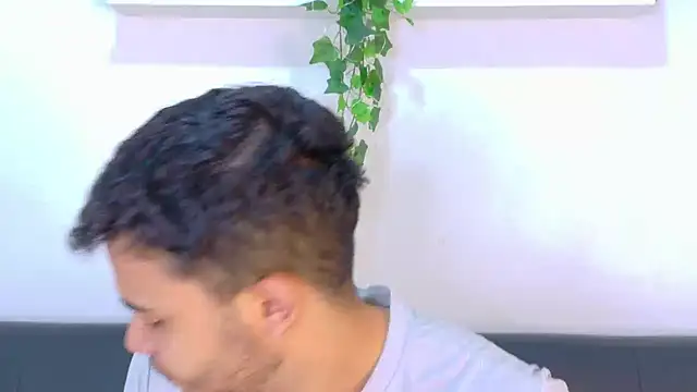 TylerWest_ Adlı Modelin Canlı XXX Sohbeti