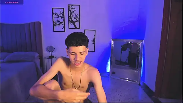 JuniorPrinceMorris' Live XXX Chat