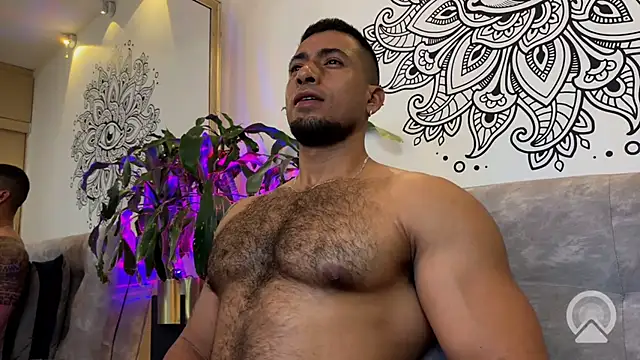 Chat XXX ao vivo de aaroncolombia