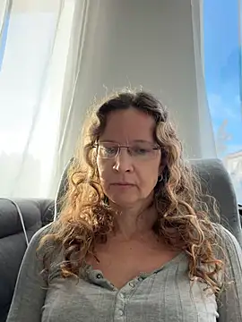 AnnikaRose Adlı Modelin Canlı XXX Sohbeti