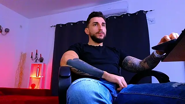 MightyAaron66 – Naživo XXX chat