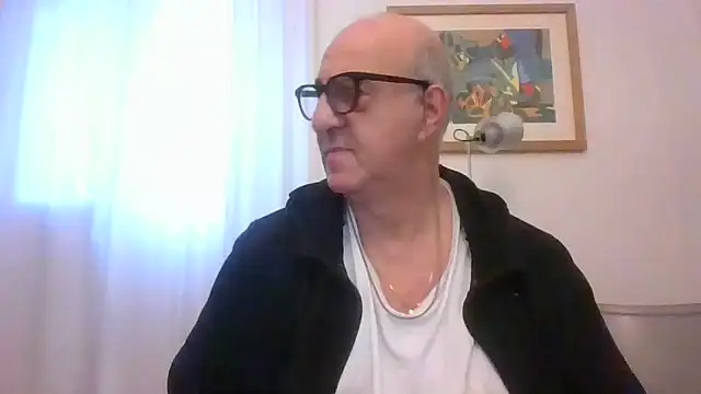ANONIMO7735's Live XXX Chat
