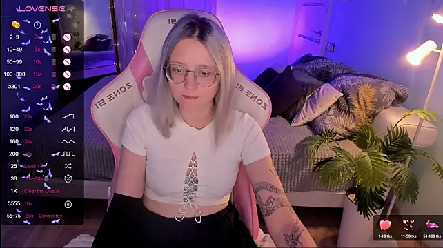 LunarGlow Live XXX-Chat