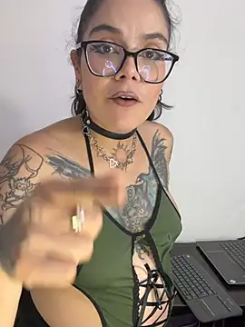 Esmeralda_hairy's Live XXX Chat