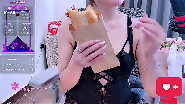 Bun-Chuche's Live XXX Chat