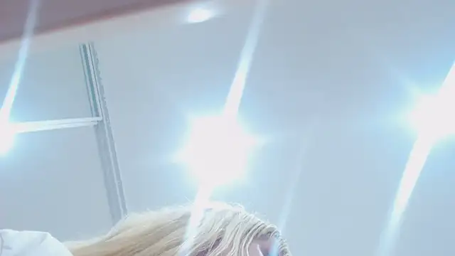 BarbieDool élő XXX-chatje