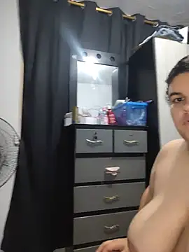 Alaia99's Live XXX Chat