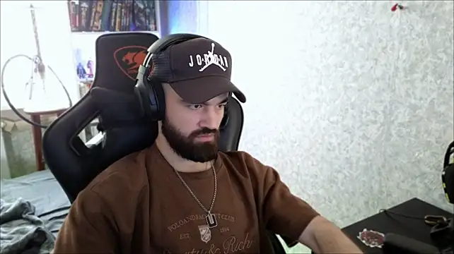 XXX chat uživo modela _Serious_Man