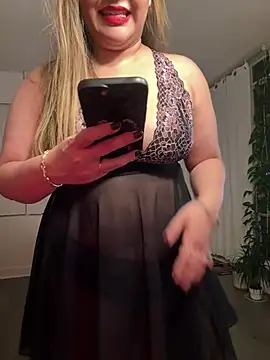 cam_divaa Show in webcam