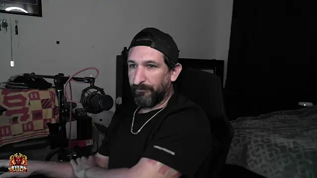 DevilPup75_ Live XXX-chat