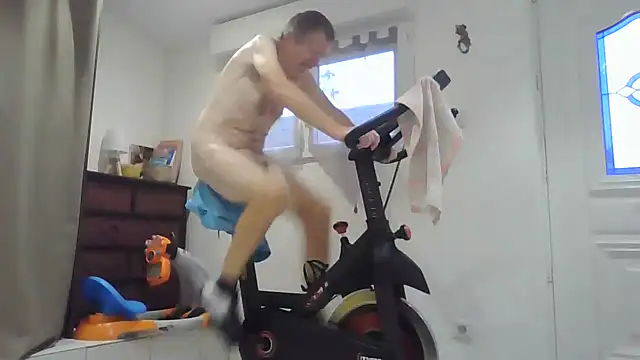 naturiste974 网络视讯表演