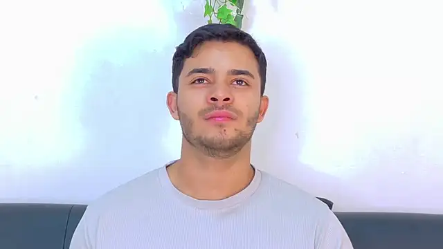 دردشة TylerWest_ الجنسية المباشرة