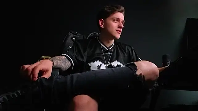 FelixStarkk 라이브 XXX 채팅