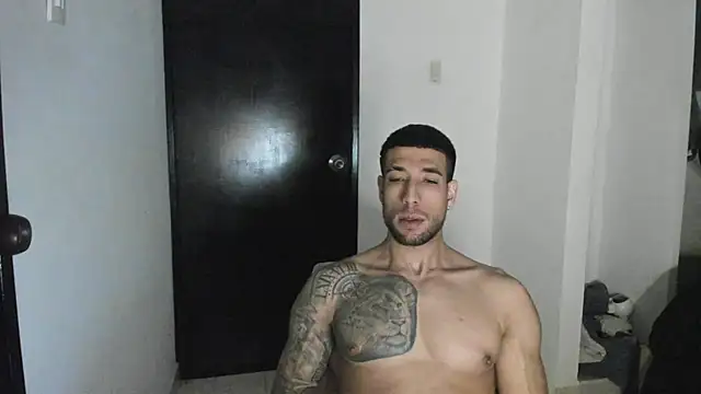 ThiagoLugo Adlı Modelin Canlı XXX Sohbeti