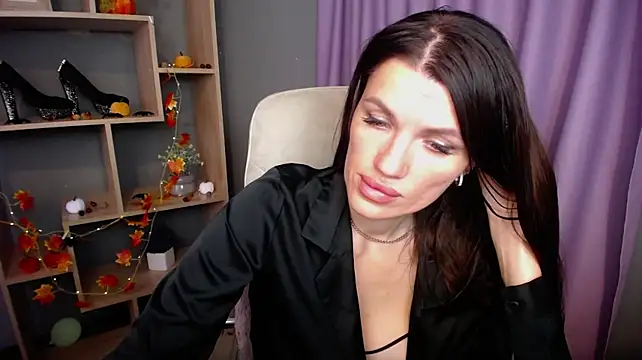 MilaLoona Chat XXX in diretta