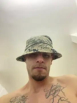 XXX chat uživo modela Aronfox23
