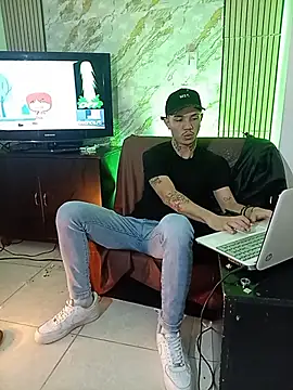 HannibalLester XXX чат на живо