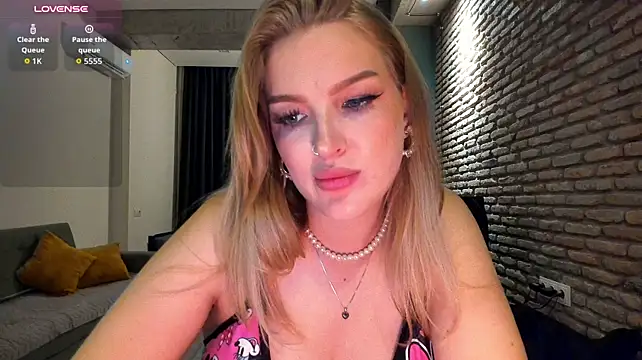 fifteenpoem's Live XXX Chat