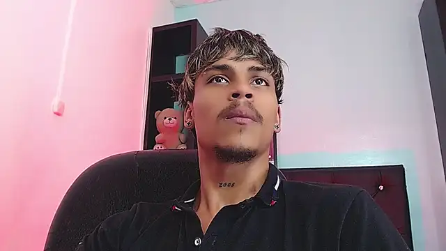 XXX chat uživo modela Angel_foxc13