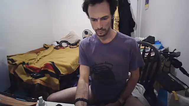 JohnnyMoves' Live XXX Chat