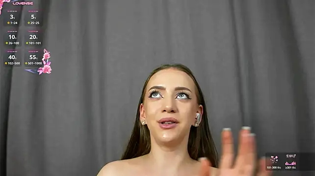 SuperbJade Adlı Modelin Canlı XXX Sohbeti