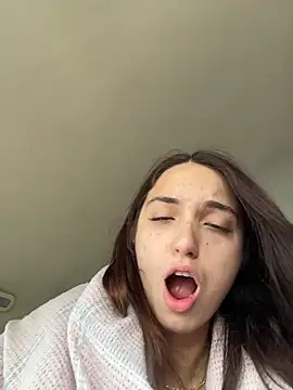 DollyTall's Live XXX Chat