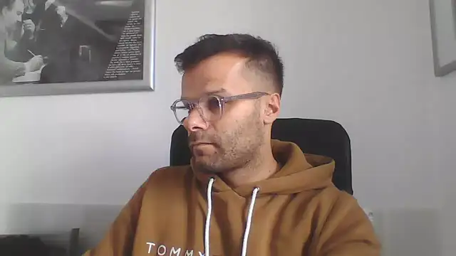 XXX chat uživo modela FROCETTO93
