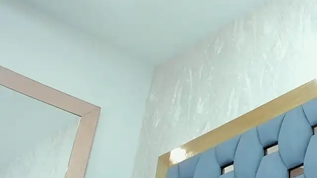 crystal_sm লাইভ XXX চ্যাট