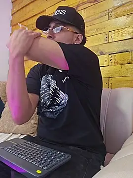 sam_vitali Show in webcam