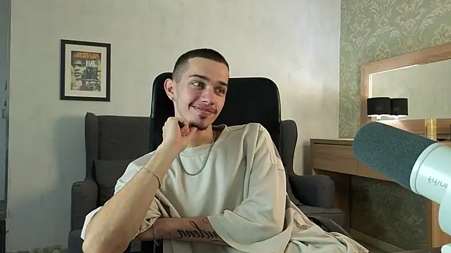 XXX chat uživo modela KaydenDrew