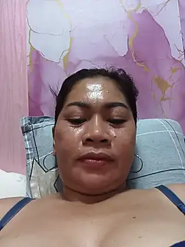 SweetChubbyMommy_02's Live XXX Chat