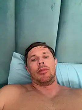 FOXY-WOLFY's Live XXX Chat