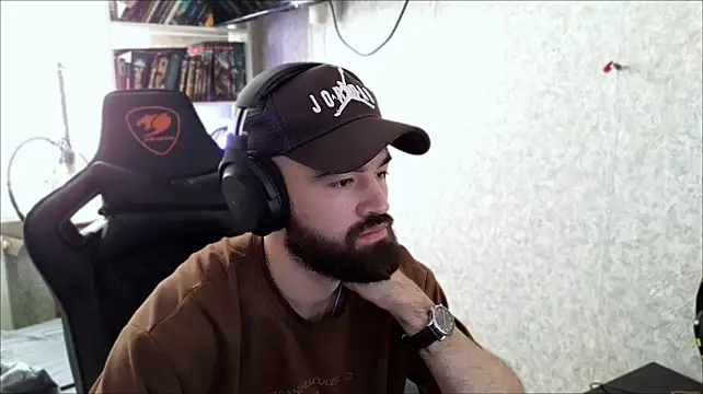 צ'אט XXX בשידור חי של _Serious_Man