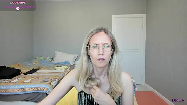 MollyStory: απευθείας συνομιλία ΧΧΧ