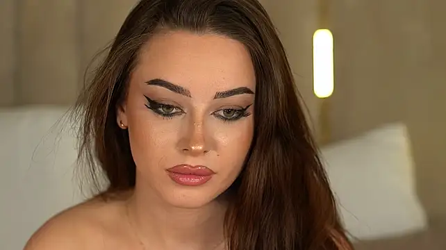 AnneSand Adlı Modelin Canlı XXX Sohbeti