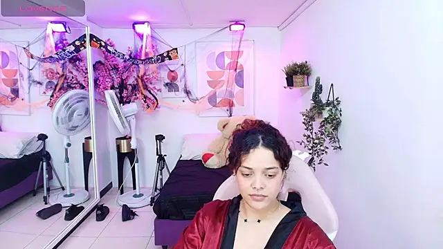 Maggy_t18's Live XXX Chat