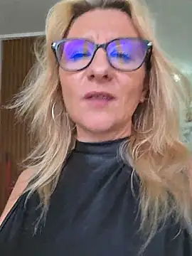 KaylinJan Chat XXX live