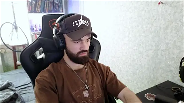 צ'אט XXX בשידור חי של _Serious_Man